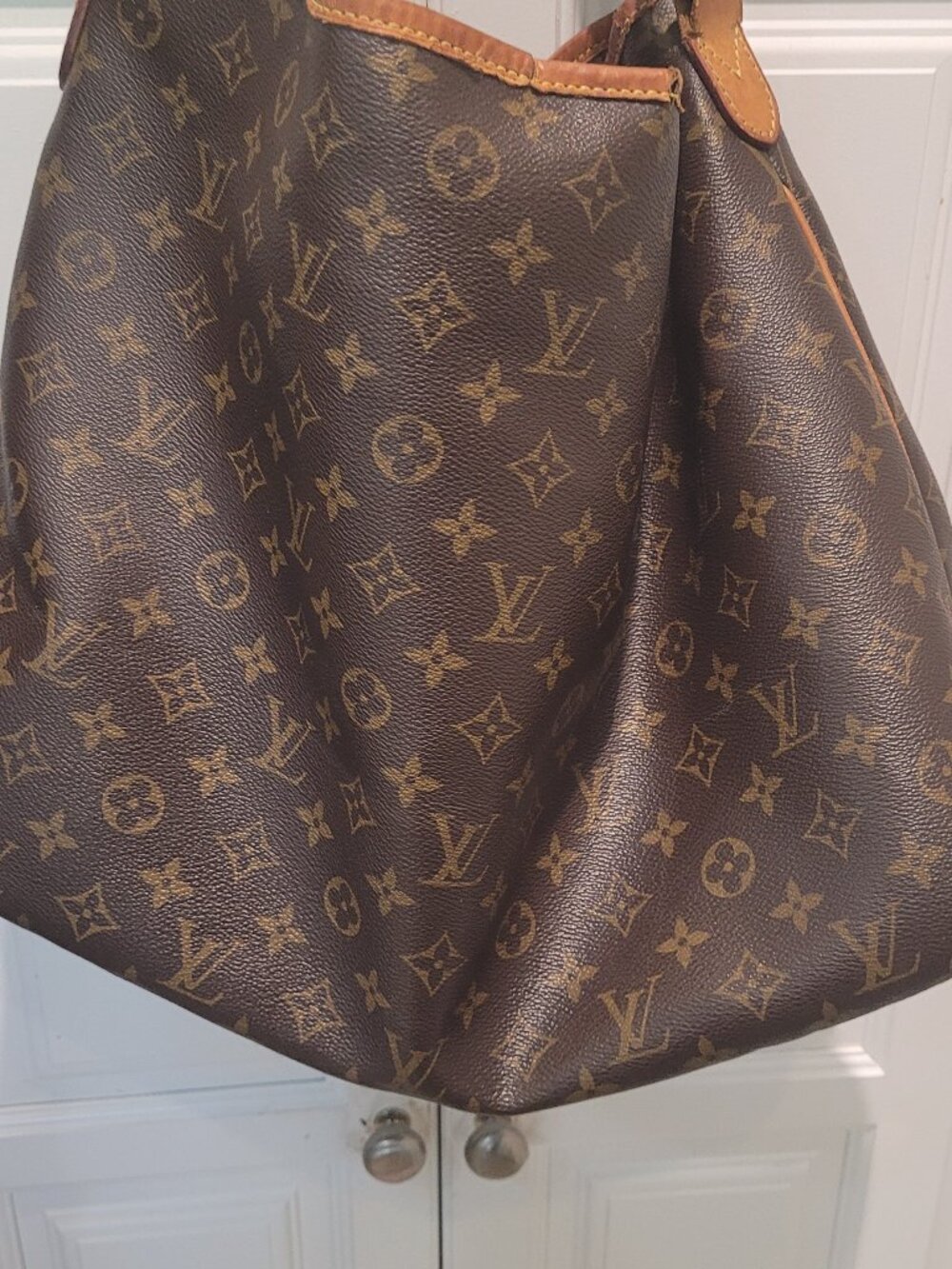 Louis Vuitton Shoulder Bag - Picture 5 of 14